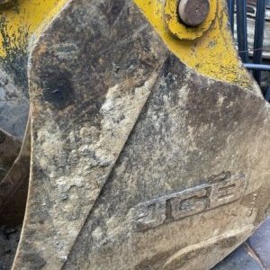 foto excavator JCB JS 145 W