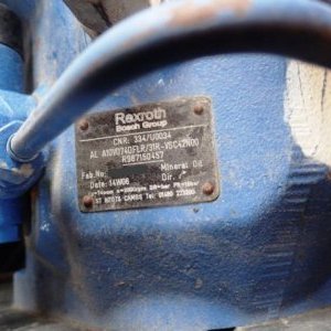 foto 10t excavator offset rubber JCB 100C, 4x bucket