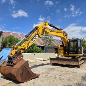 foto 24t excavator eko oil JCB JZ235 hydr.cutter too! tracked digger