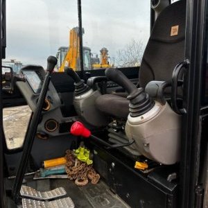 foto 6.6t offset powertilt JCB 65R1 excavator digger tracked